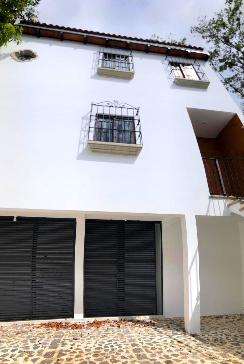 Seaside Villa gallery 1