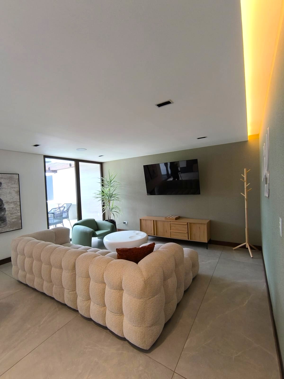 Zona 16 Ciudad de Guatemala-Apartamento en Edificio Naru